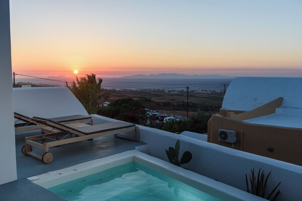 Astrea Suites Villa Finikiasea View - Oia
