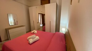 2 bedrooms - Elegant Three Room Apartment in Porto Torres (Porto Torres)