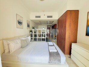 Bügeleisen/Bügelbrett, Reisekinderbett, WLAN, Bettwäsche