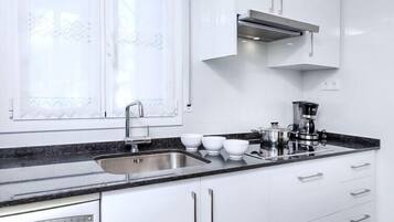 Villa, 5 Bedrooms, Terrace | Interior