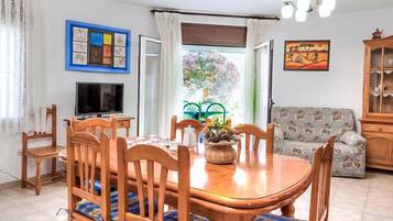 Villa, 5 Bedrooms, Terrace | Dining