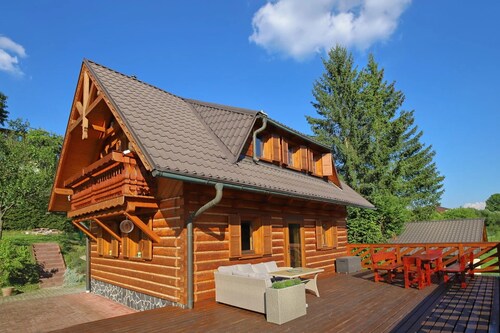 Chata Olesna is charming country wooden cottage, family friendly with good WiFi.