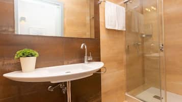 House, 3 Bedrooms | Bathroom