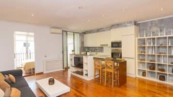 House, 3 Bedrooms | Living area