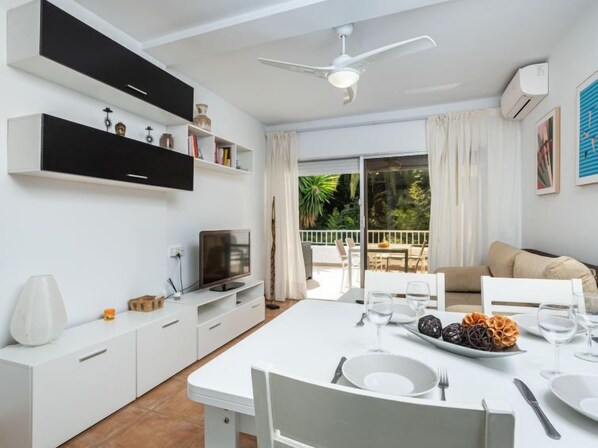 Hus - 2 soveværelser - terrasse | Opholdsområde