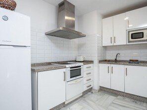 Hus - 2 soveværelser - terrasse | Privat køkken