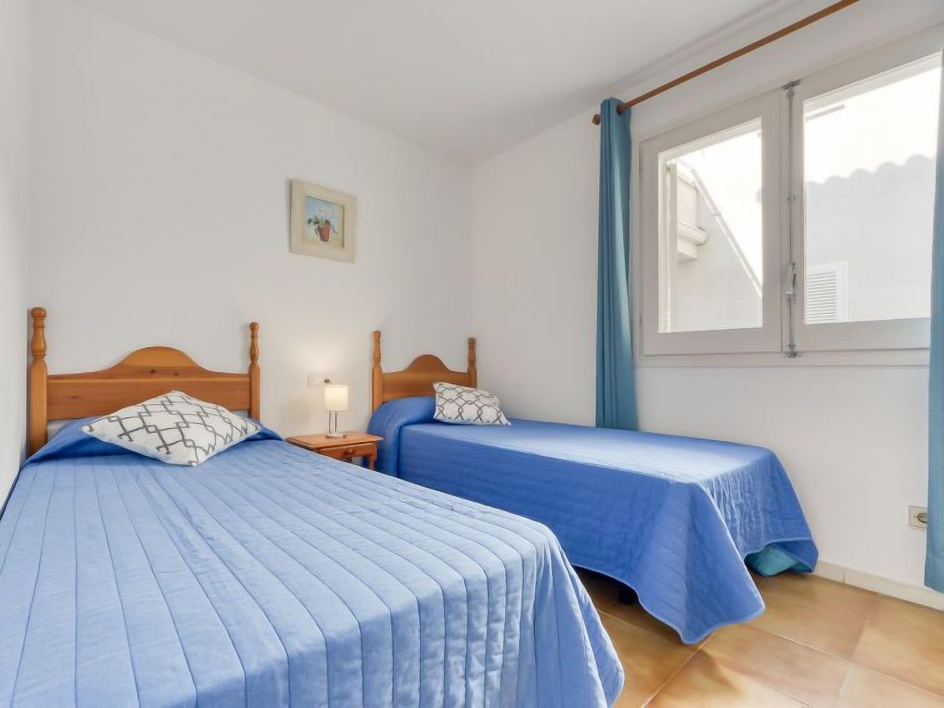 House, 3 Bedrooms, Terrace