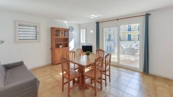 House, 3 Bedrooms, Terrace | Living area