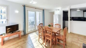 Nhà, 3 phòng ngủ, hiên | Khu ăn uống