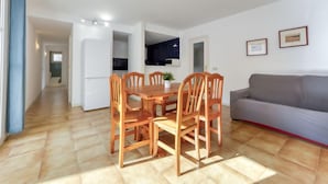 Hus, 3 soverom, terrasse | Spiseområde