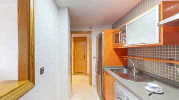 House, 3 Bedrooms, Terrace | Private kitchen