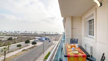 House, 3 Bedrooms, Terrace | Outdoor dining