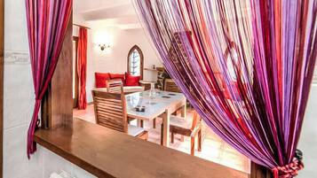 House, 4 Bedrooms, Terrace | Dining