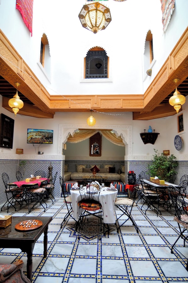 Dining - Riad Tafoukt Fes in The Old Medina (Fès)
