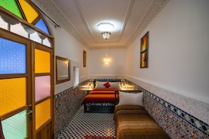 1 quarto, escrivaninha, Wi-Fi, roupa de cama