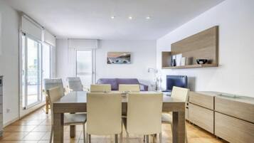 House, 3 Bedrooms, Terrace | Dining