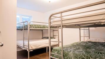 2 bedrooms, WiFi, bed sheets