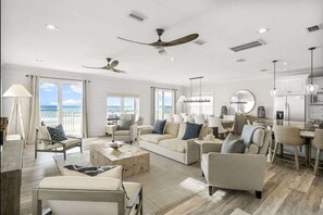 Télévision, lecteur de DVD, chaîne hi-fi