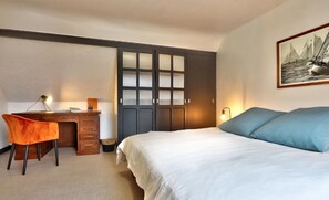 4 slaapkamers, een strijkplank/strijkijzer, gratis wifi