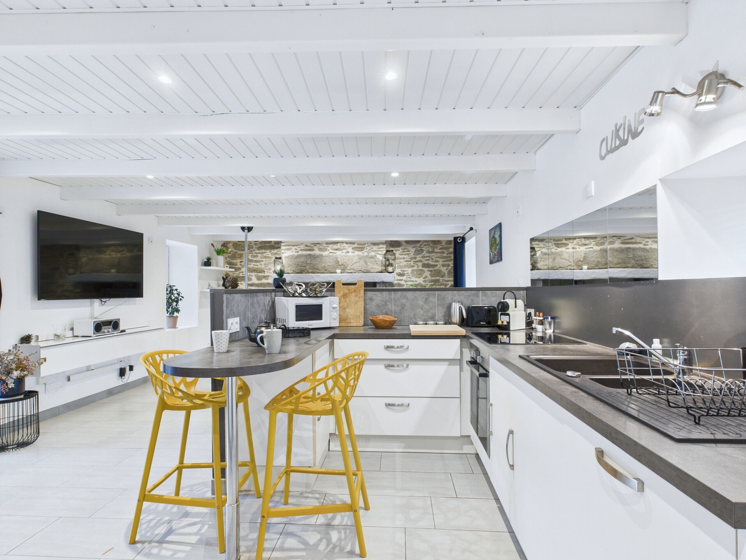 Réfrigérateur, micro-ondes, four, lave-vaisselle