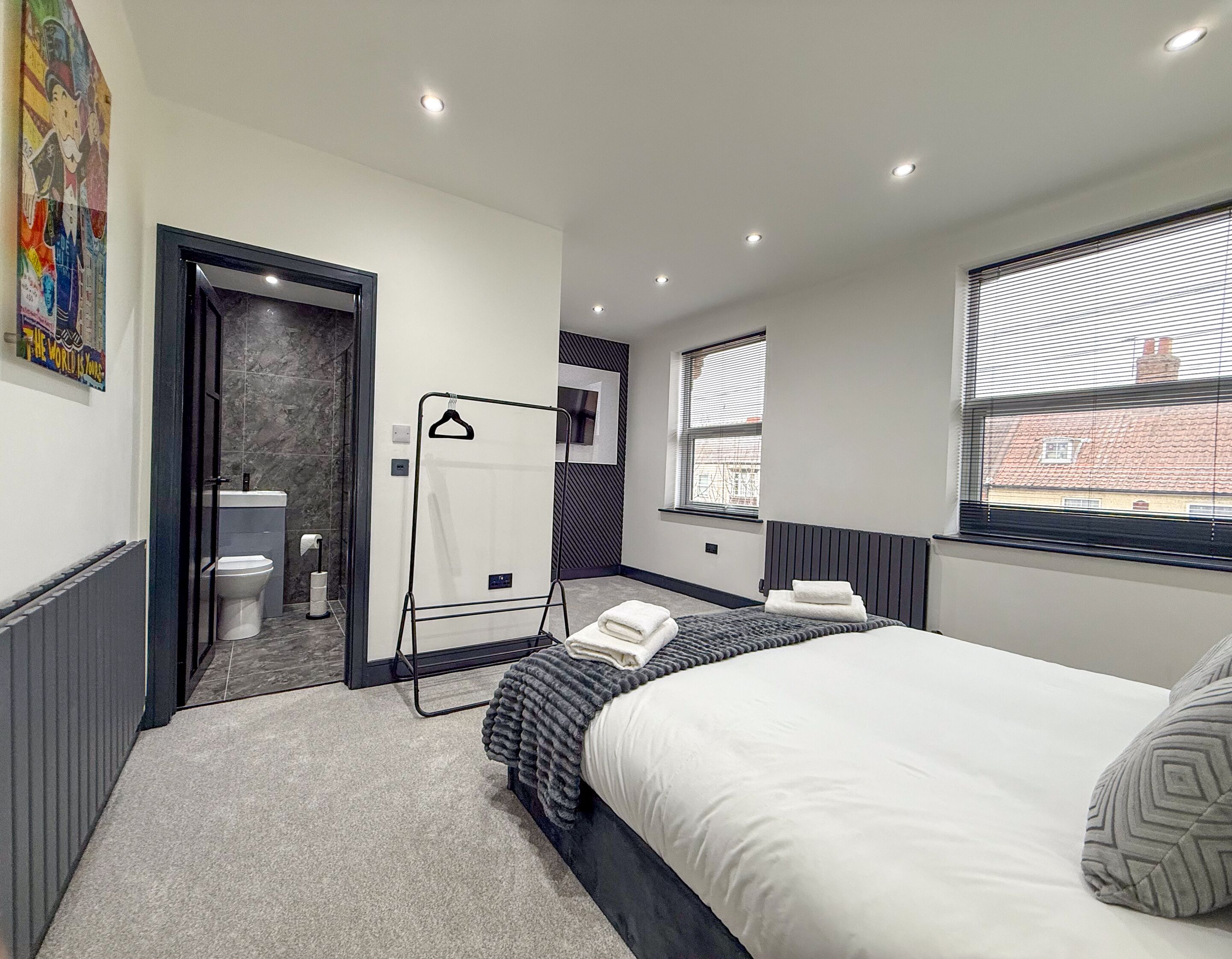 奢华独立别墅, 独立浴室 (Santi House) | 4 多间卧室、熨斗/熨衣板、免费 WiFi