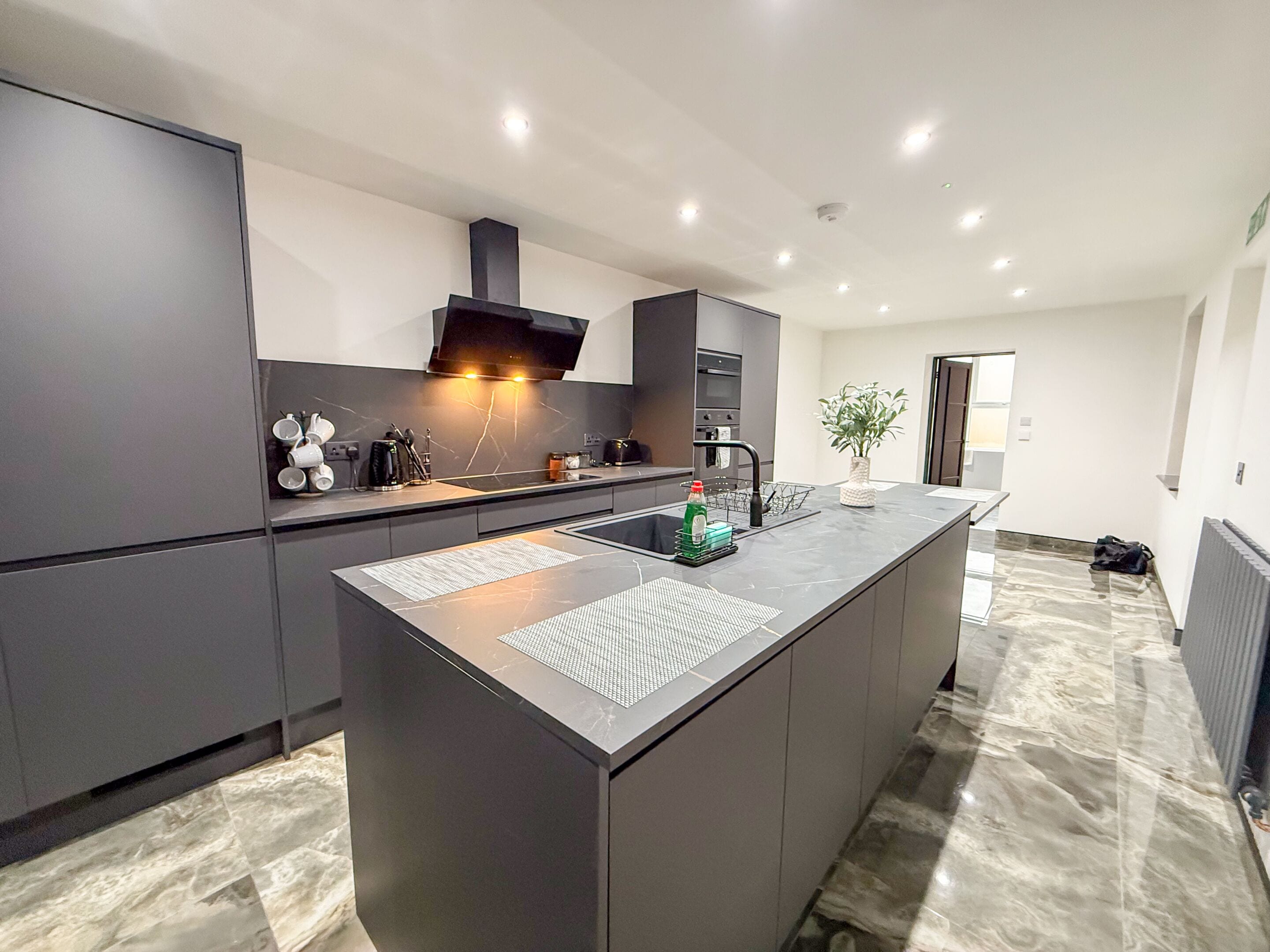 Luxury House, Ensuite (Santi House) | Shared kitchen