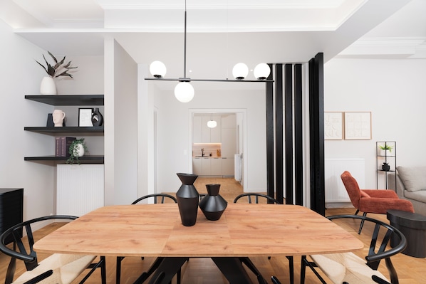 Deluxe-Apartment, Küche | Esszimmer