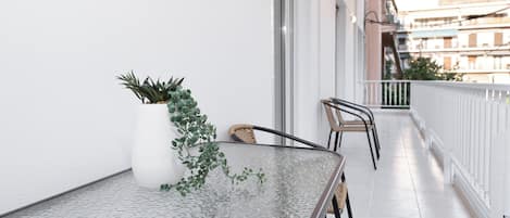 Deluxe Apartment, Kitchen | Balcony