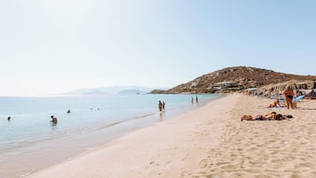 Trên bãi biển