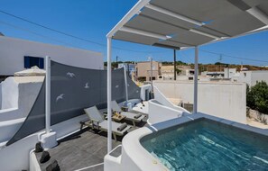 View from room - Astrea Suites Feggaropetra Cave House (Santorini)