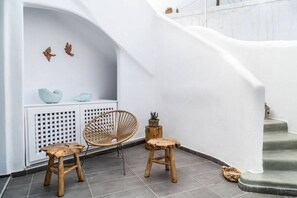 Villa, Jetted Tub, Garden View | In-room safe, soundproofing, free WiFi - Astrea Suites Feggaropetra Cave House (Santorini)