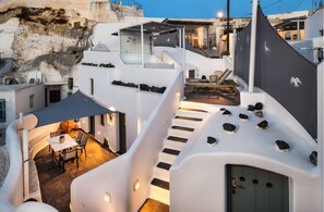 Exterior - Astrea Suites Feggaropetra Cave House (Santorini)