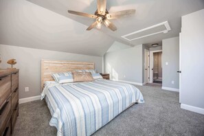 4 habitaciones, tabla de planchar con plancha, wifi y ropa de cama 