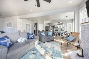 TV, fireplace, offices