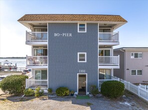 Exterior - "Marlin Sunset" - 11th/Bay, 2 BRs, sleeps 6 (Ocean City)