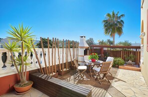 Outdoor dining - VILLA WITH POOL AND GYM 4KM FROM IBIZA TOWN (Can Ramón)