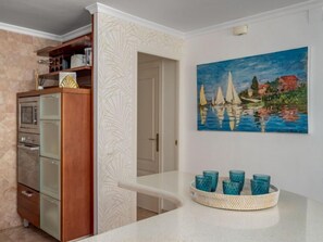 House, 4 Bedrooms, Terrace | Interior