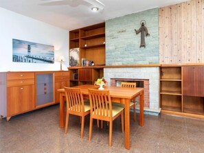 Casa, 4 habitaciones, Terraza | Restaurantes