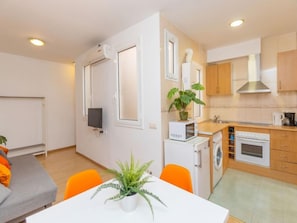 Casa, 2 habitaciones | Cocina privada