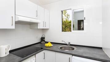 Rumah, 3 kamar tidur, teras | Dapur pribadi