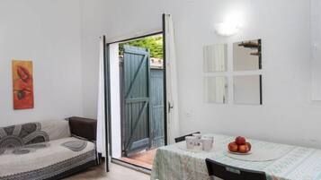 Rumah, 3 kamar tidur, teras | Tempat makan