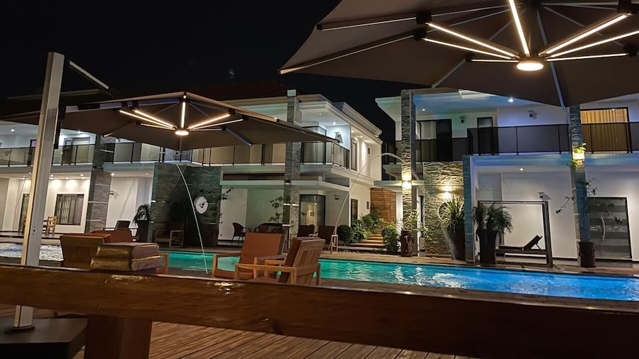 Platinum Lodge