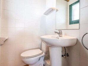 House, 4 Bedrooms, Terrace | Bathroom - Global Mirador - By Global Rental Holidays 5496 (L'Escala)