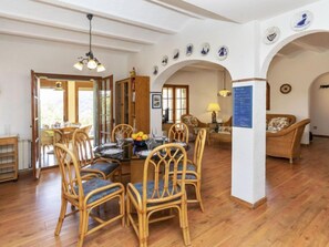 Villa, 4 chambres, terrasse | Restauration