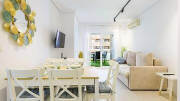 Rumah, 3 kamar tidur, teras | Area keluarga