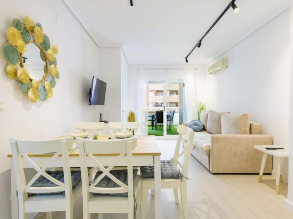 House, 3 Bedrooms, Terrace | Living area