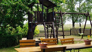 Außen-Kinderspielplatz
