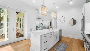 House, Garden View | Private kitchen | Coffee/tea maker, full-sized fridge, microwave, oven