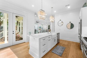 House, Garden View | Private kitchen | Coffee/tea maker, full-size fridge, microwave, oven