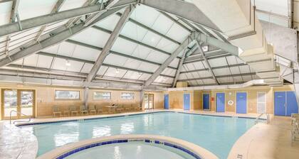 On-site Beach Access: Studio in Gulf Shores